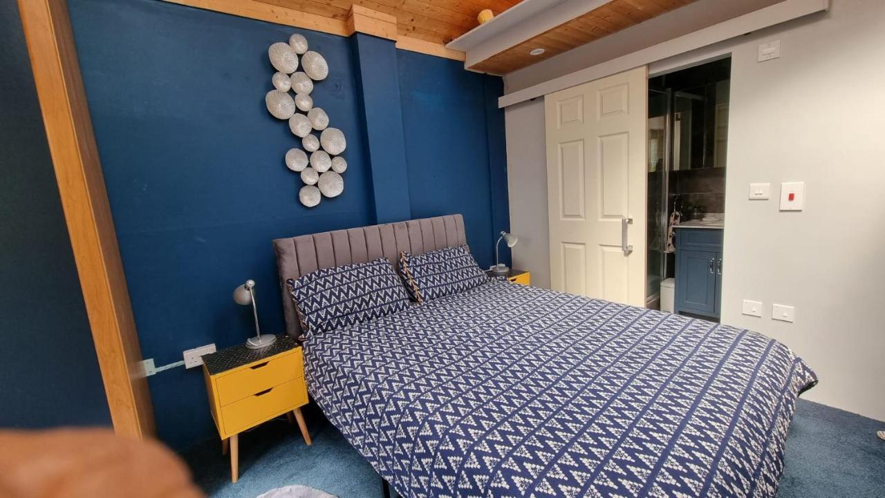 Glebe House, Private Entrance, Free Parking On Drive, Self Check In, Netflix Bed and Breakfast Ashford  Exteriör bild