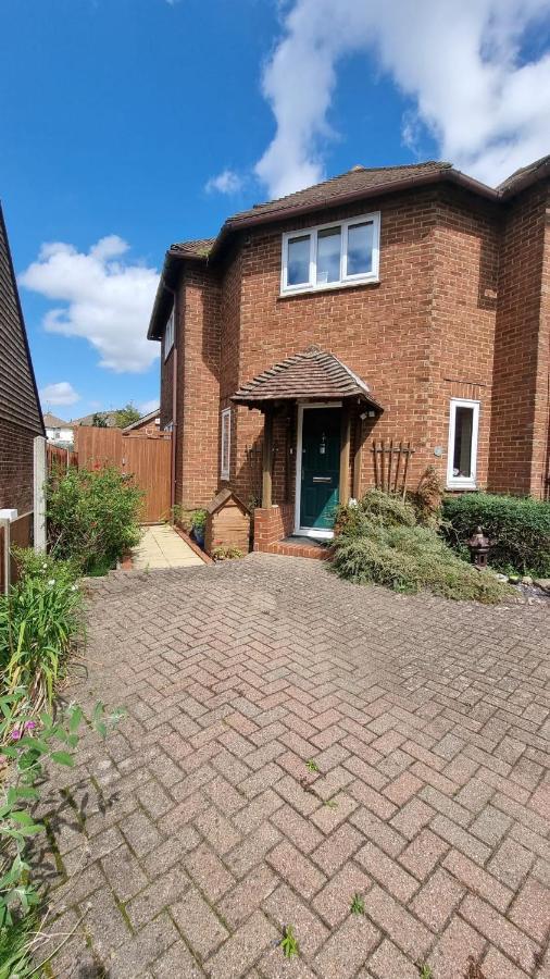 Glebe House, Private Entrance, Free Parking On Drive, Self Check In, Netflix Bed and Breakfast Ashford  Exteriör bild